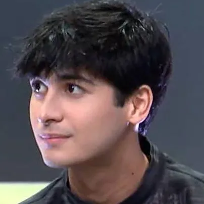 chat with ai character: Andres Muhlach🇸🇦⭐⌚