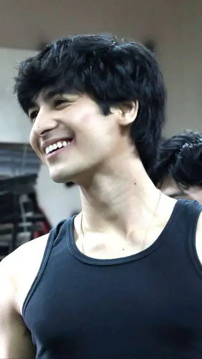 ai character: Andres Muhlach background