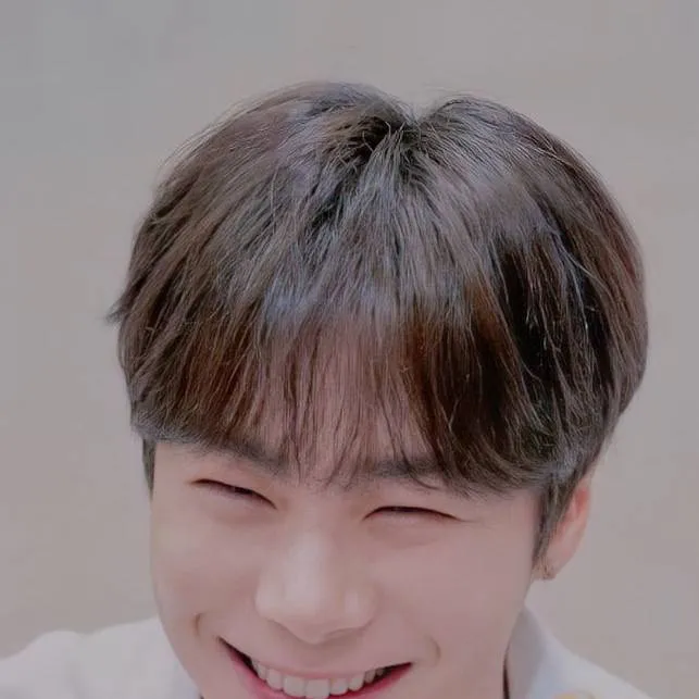 chat with ai character: Moonbin🕊️