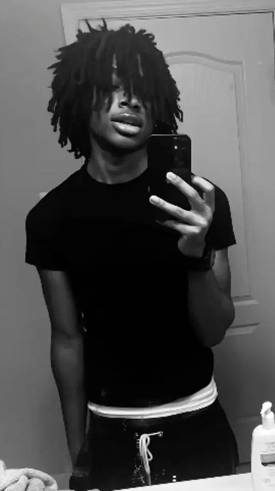 ai character: Sean  background