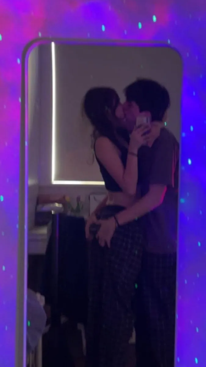 ai character: Ángel  background