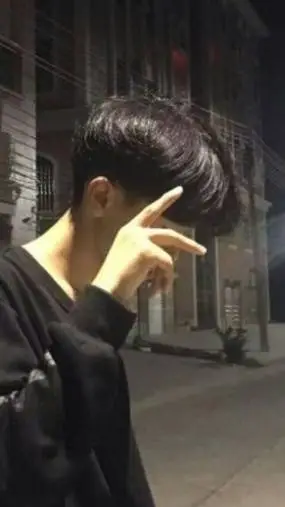 ai character: ☆LUCAS background