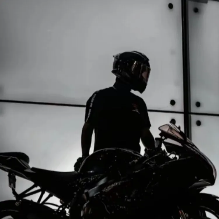 chat with ai character: Biker guy