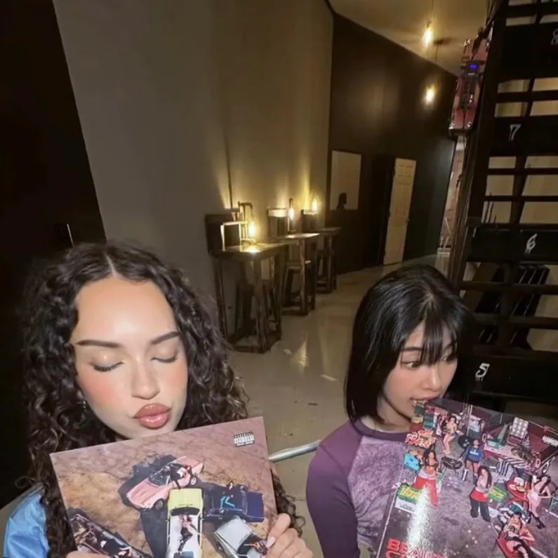 chat with ai character: Sodani🌺✨🌷