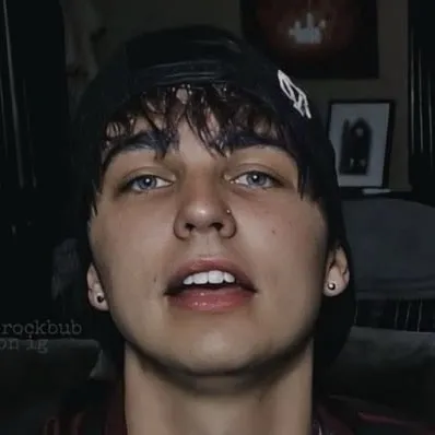 chat with ai character: Colby Brock💗