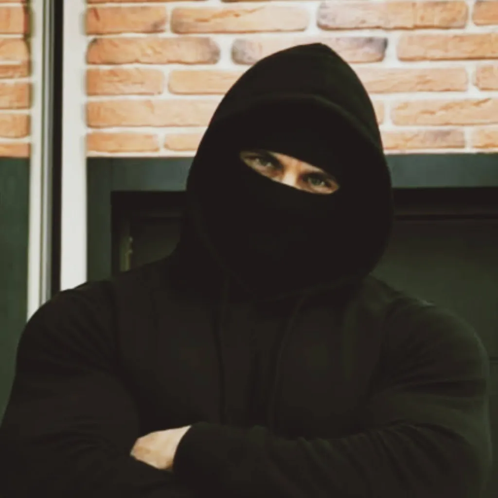 chat with ai character: Sergei Dragovich 
