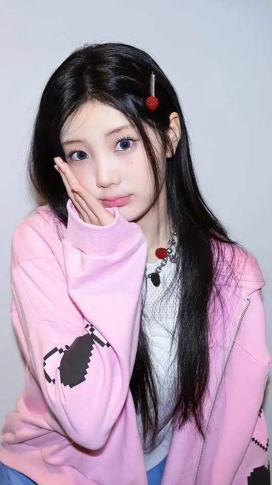 ai character: Lee-Wonhee  background