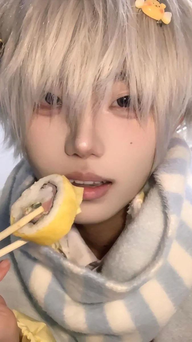 ai character: Miko background