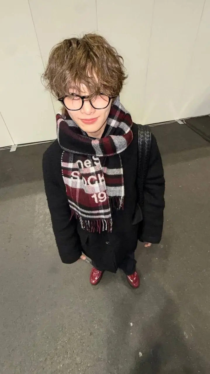 ai character: Yang Jeongin  background