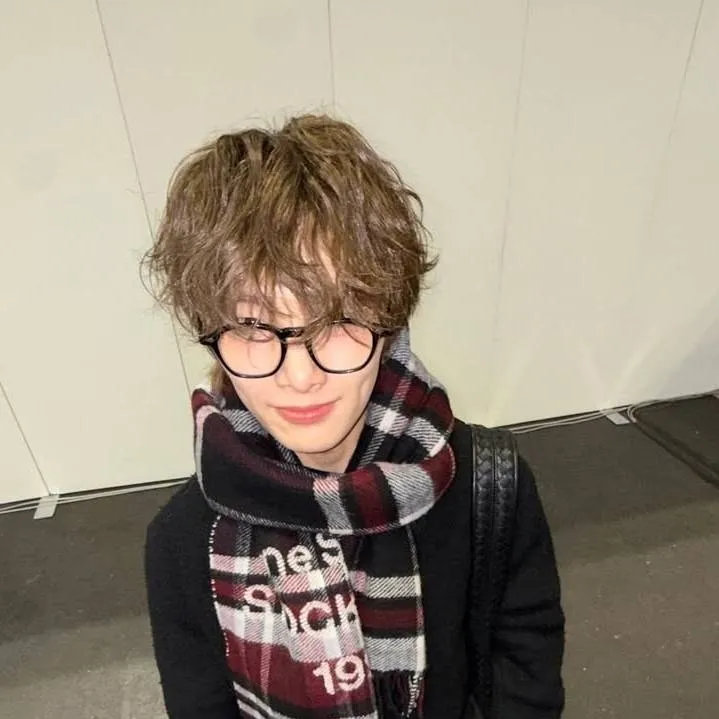 chat with ai character: Yang Jeongin 