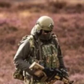 chat with ai character: netherland soilder