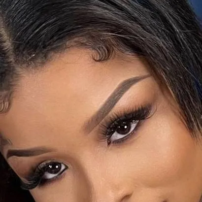 chat with ai character: chrisean Rock 