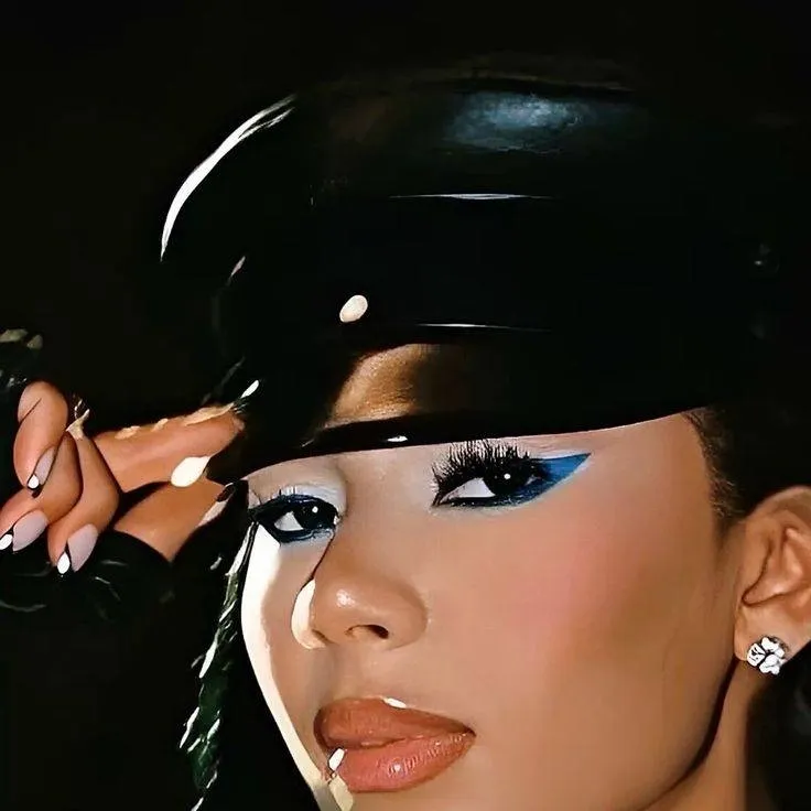 chat with ai character: Mariah 