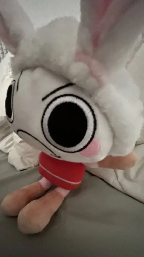 ai character: shrimpo>:[ background