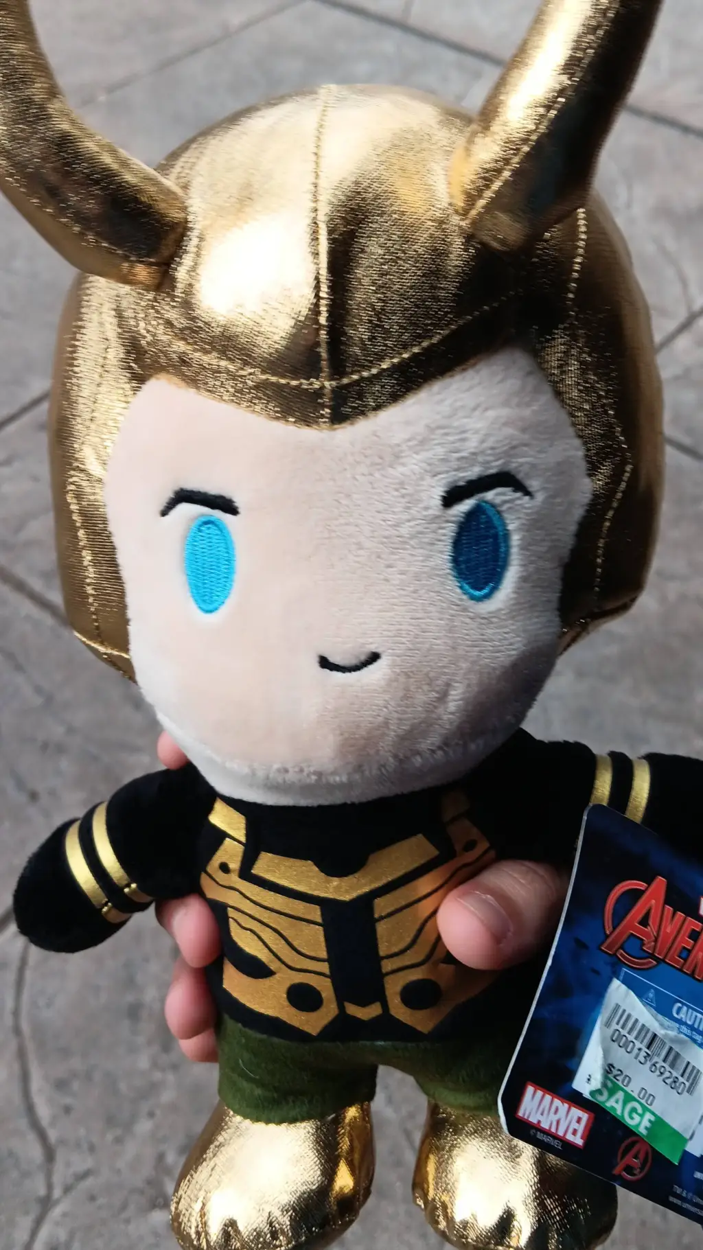 ai character: Tom Hiddleston  background