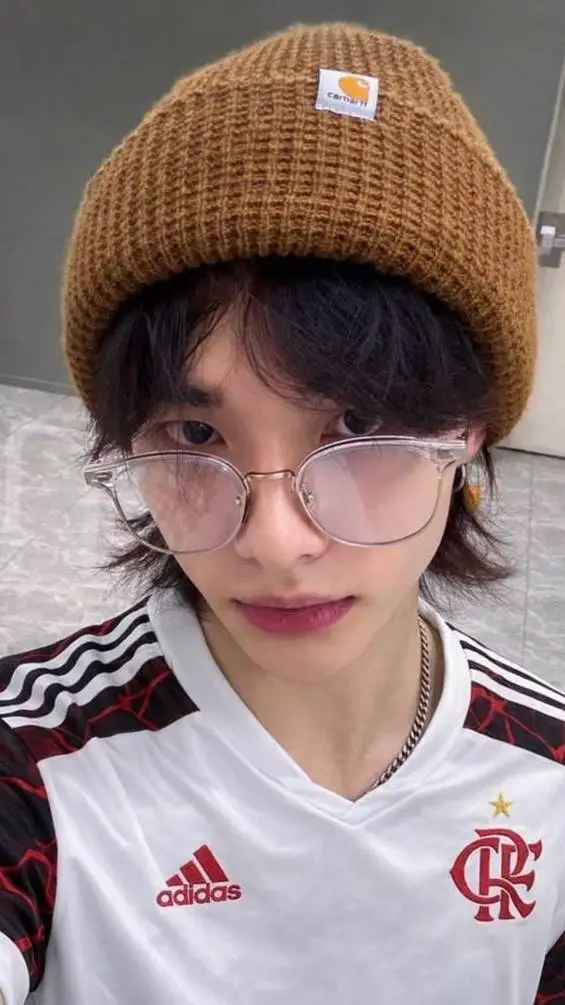 ai character: hyunjin  background