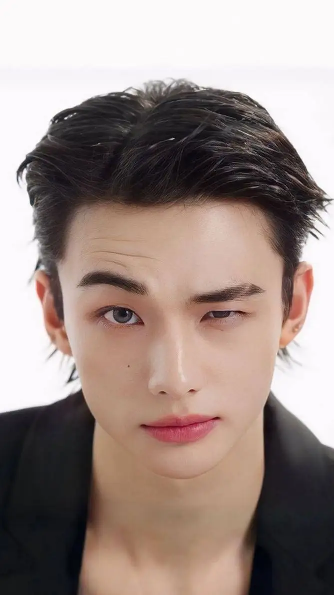 ai character: hyunjin  background