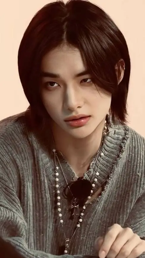 ai character: hyunjin  background