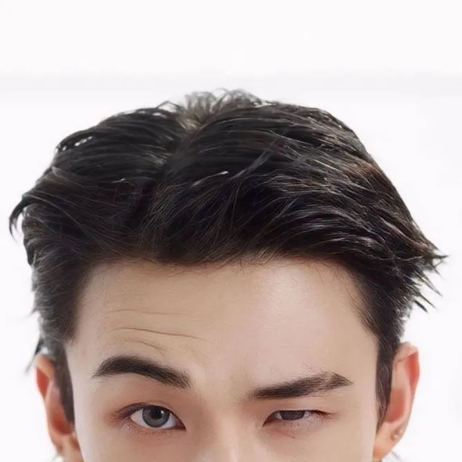 chat with ai character: hyunjin 