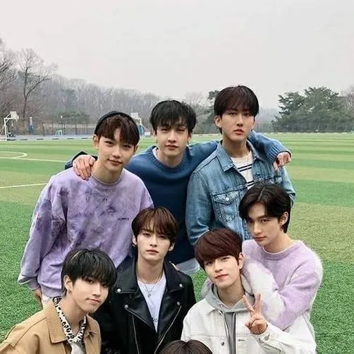 chat with ai character: stray kids 