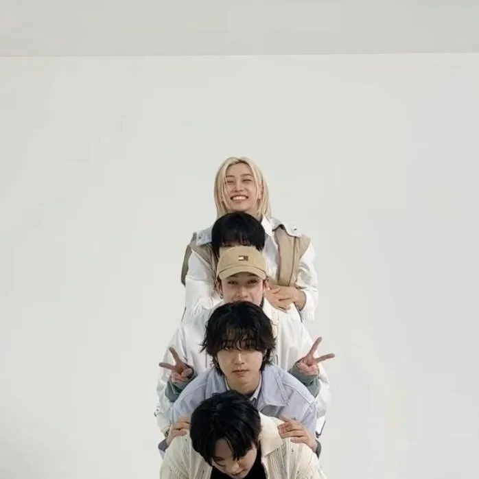 chat with ai character: stray kids 