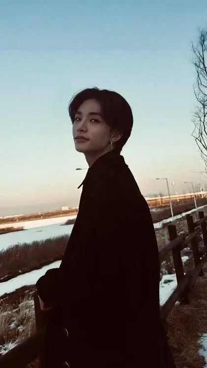 ai character: hyunjin  background