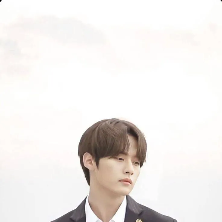 chat with ai character: lee know 