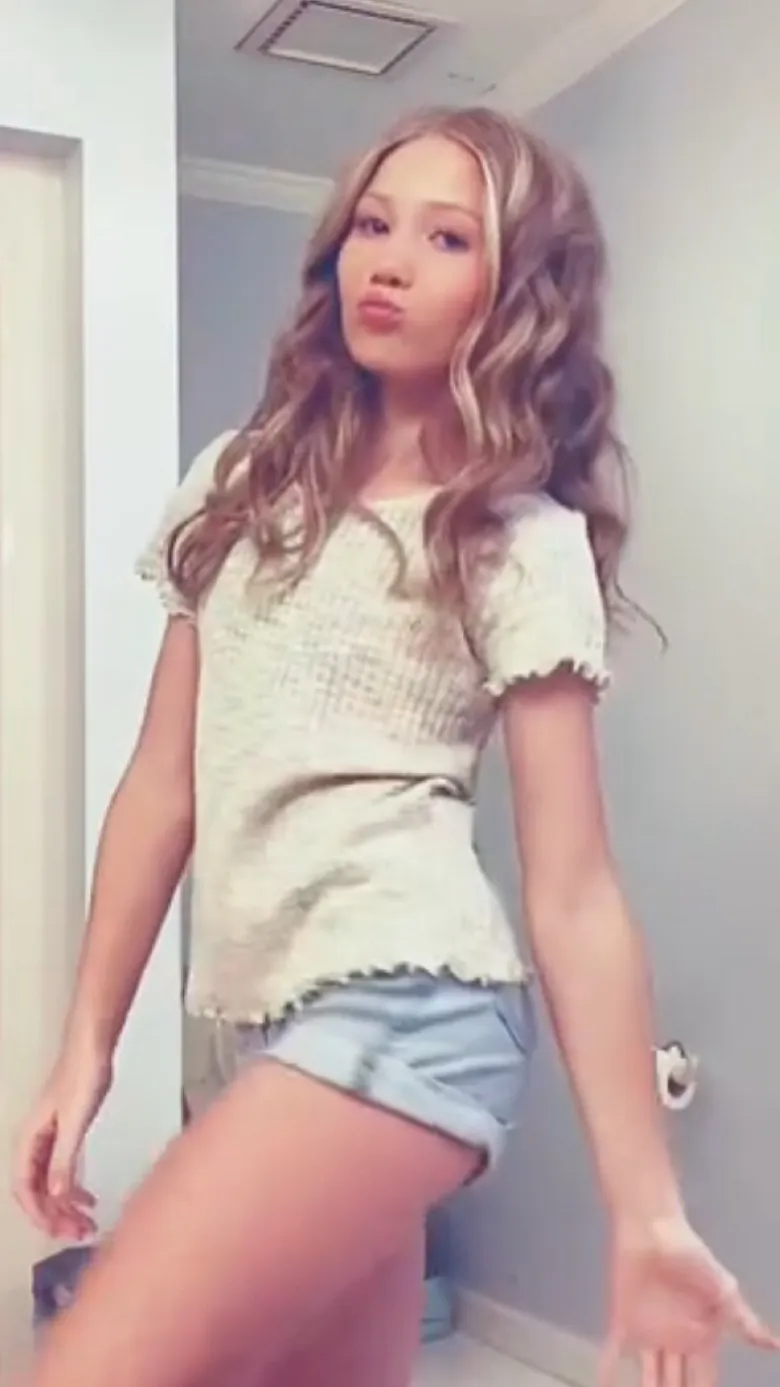 ai character: Lillian background