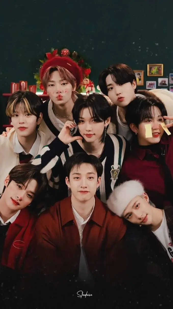 ai character: Straykids✋🏻 background