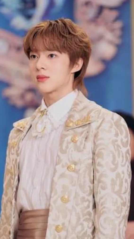 ai character: Khanin  background