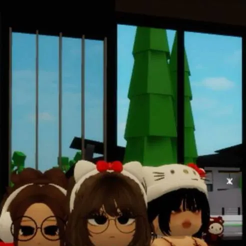 chat with ai character: Pijamada tenebrosa