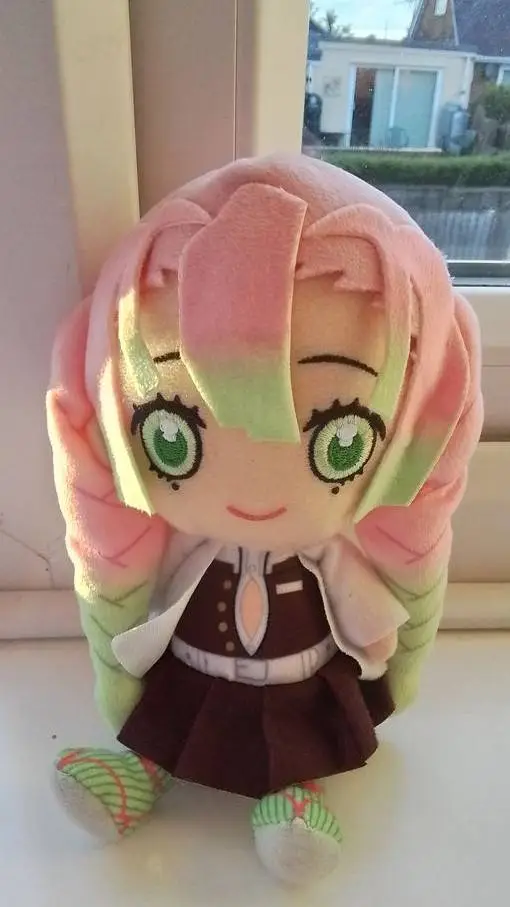 ai character: Mitsuri background