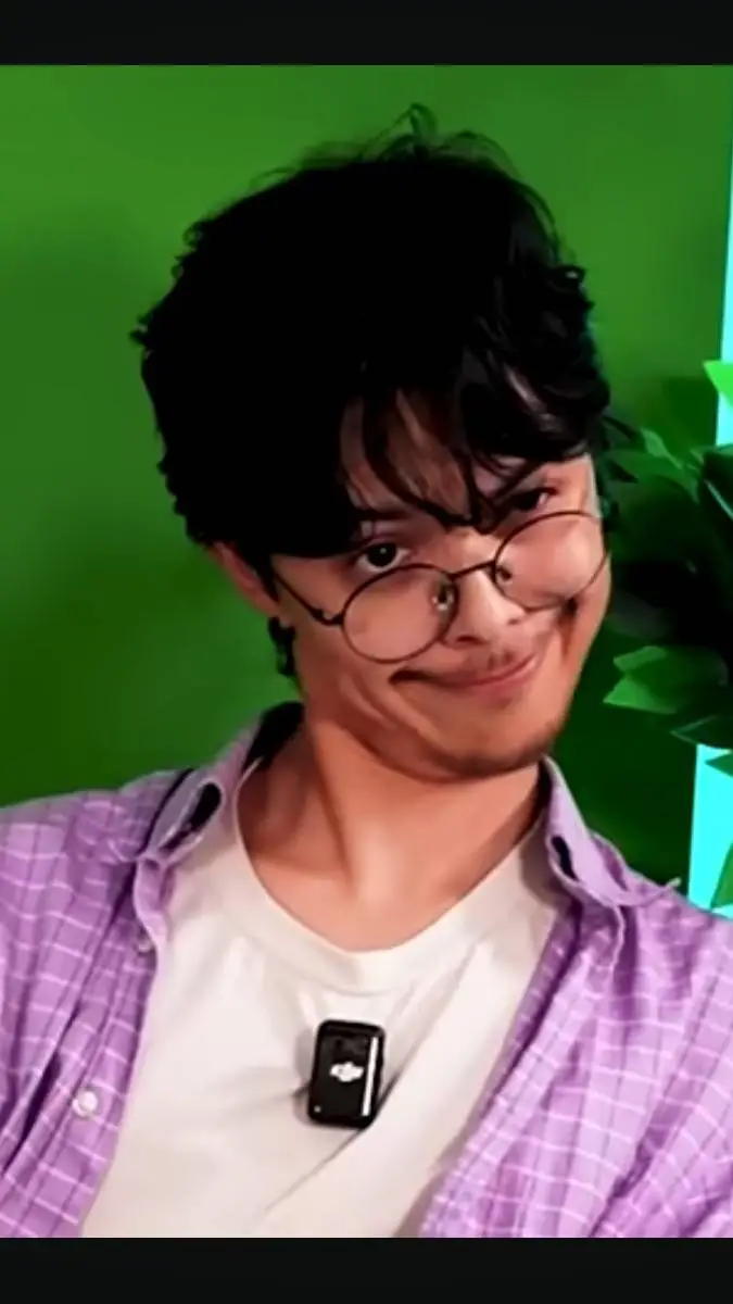 ai character: litsu  background