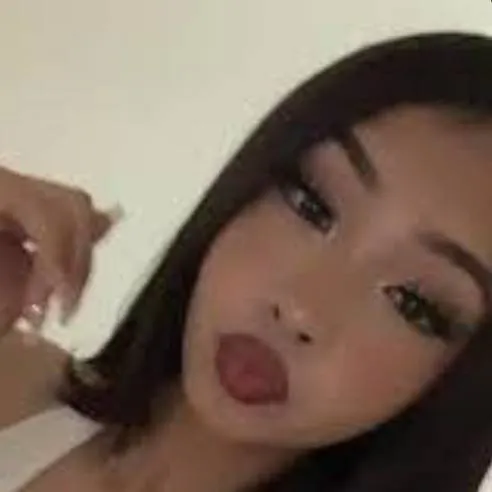 chat with ai character: latina gf