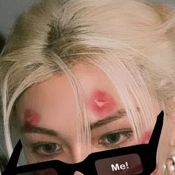 chat with ai character: El chico de 512