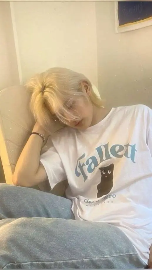 ai character: 𝚙𝚘𝚛 𝚚𝚞𝚎 𝚎𝚕𝚕𝚊🥀 background