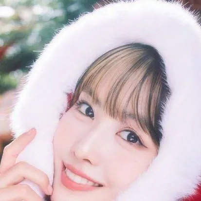 chat with ai character: TWICE 