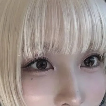 chat with ai character: 🎀Momo🎀