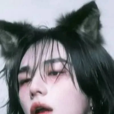 chat with ai character: Amor de gata 