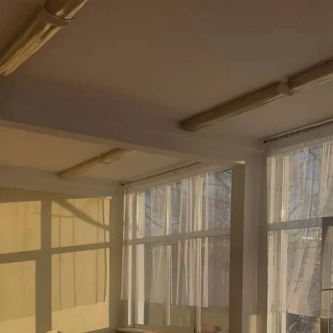 chat with ai character: classroom