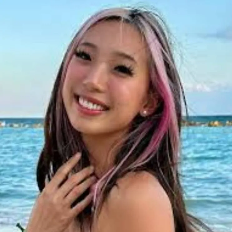 chat with ai character: Michelle Chin