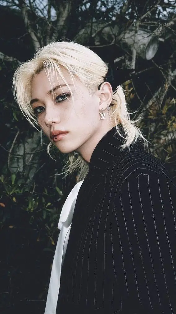 ai character: FELIX  background