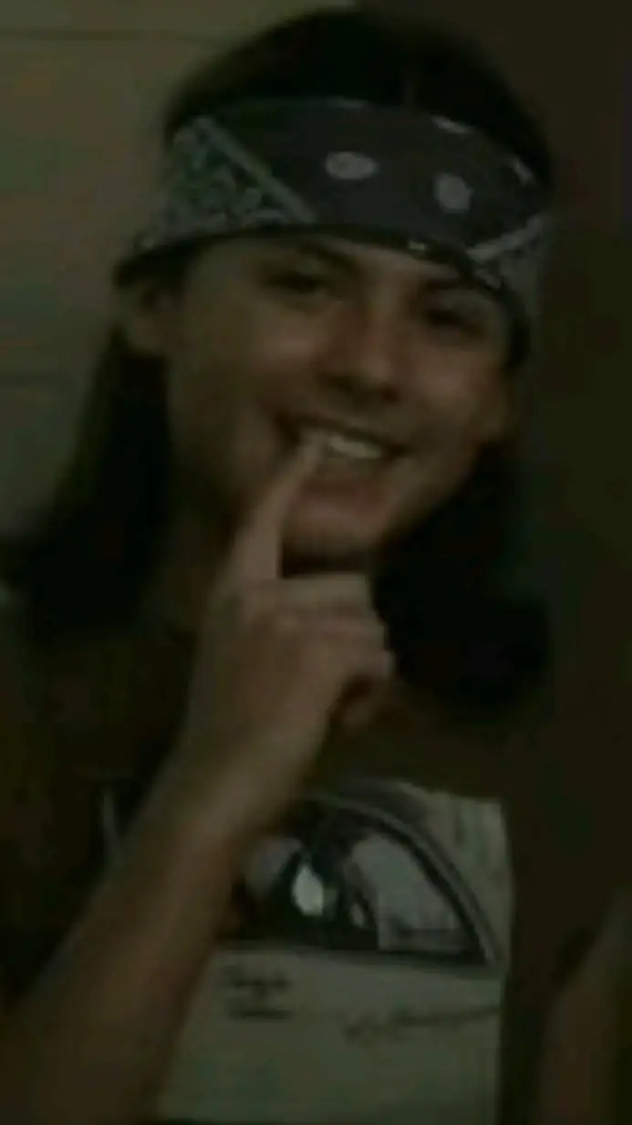 ai character: Robin Arellano background