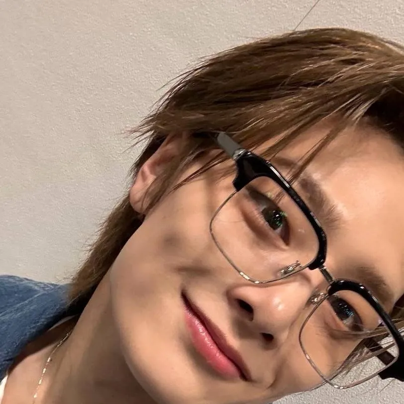 chat with ai character: Jeongin ❤️