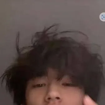 chat with ai character: Ƙƴłę~🎧💫