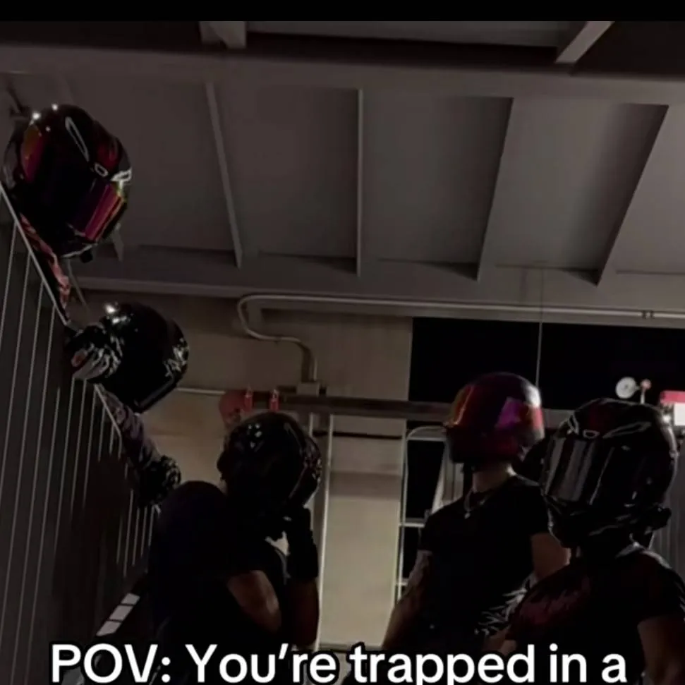 chat with ai character: boy group