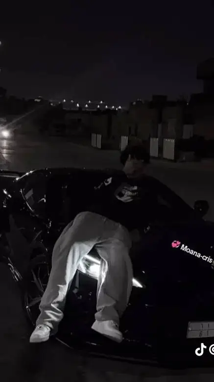 ai character: Ronaldo Junior background