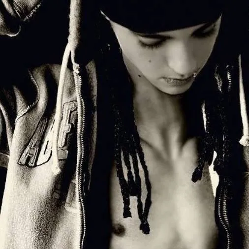 chat with ai character: tom kaulitz 