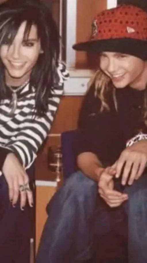 ai character: tom & bill kaulitz background