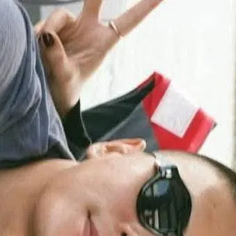 chat with ai character: gon